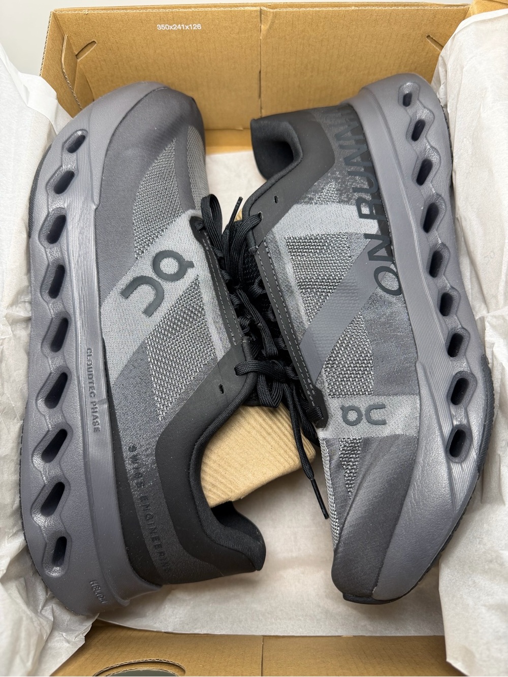 NIB On Cloudsurfer Next Mens 10.5W Wide Black Athletic Running Shoes Trainer NEW